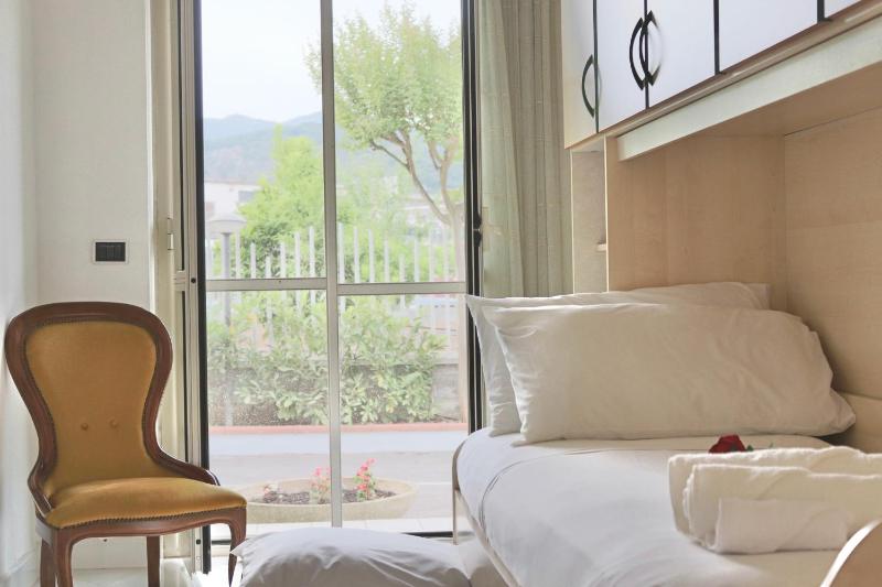 Villa Annamaria - swimming pool and peace in Castelforte