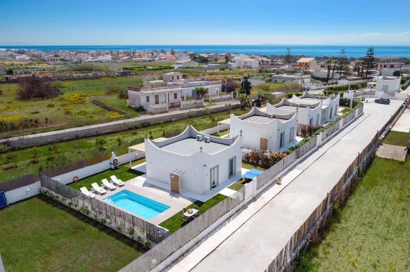 Villa Arancio by Villa Plus