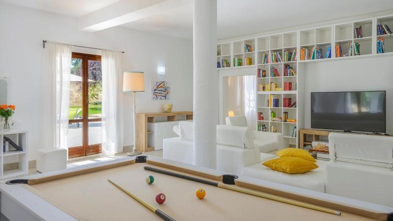 VILLA ARDENTE 12&1, Emma Villas