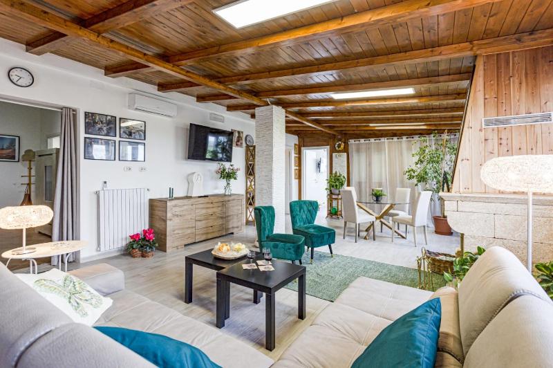 Villa Ardith by Villa Plus