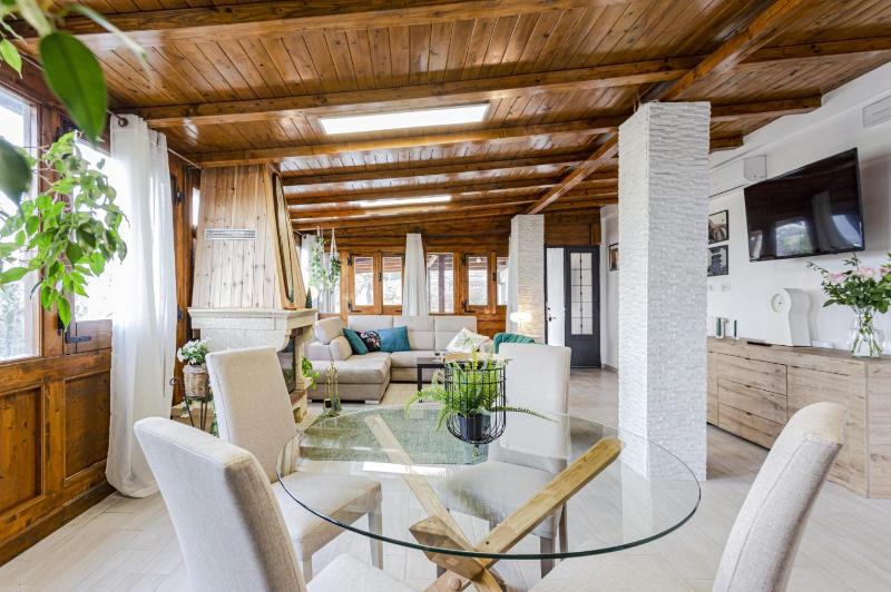 Villa Ardith by Villa Plus