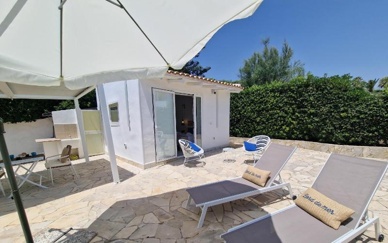 Villa Arenile - Seaside - Swimmingpool- Private access to Sea - waterfront - Fontane Bianche - Siracusa