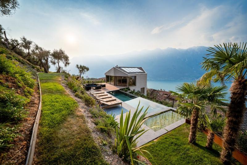Villa Arias lake view