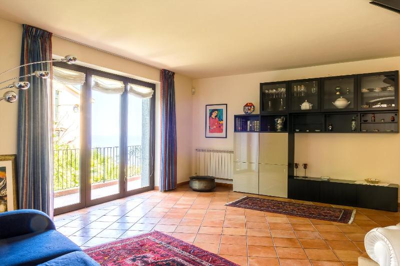 Villa Battiato . Home n Pool