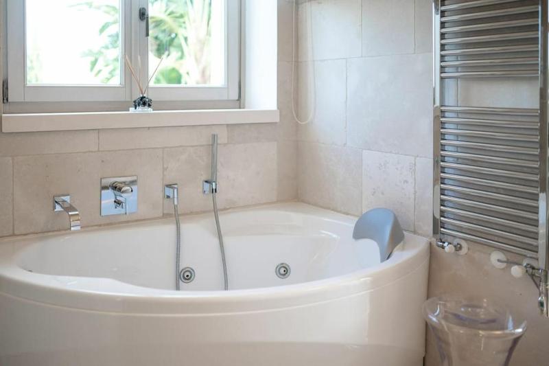 Villa Bellavista by Raro Villas