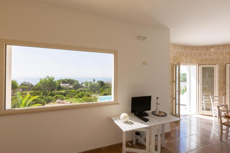 VILLA BIANCA con piscina e vista mare