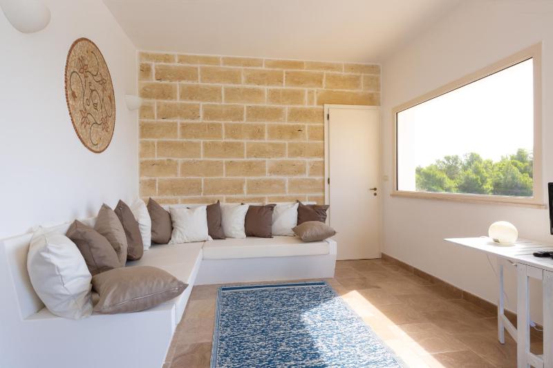 VILLA BIANCA con piscina e vista mare