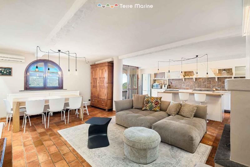 Villa Bianca, Terre Marine