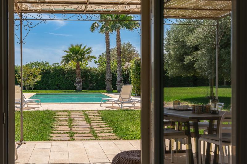 Villa Bouganville con piscina by Wonderful Italy