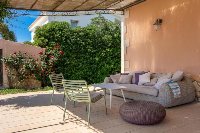 Villa Bouganville con piscina by Wonderful Italy