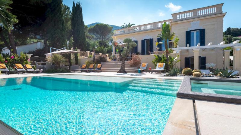 VILLA CALLARI 6&2, Emma Villas