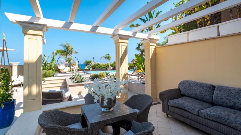 VILLA CALLARI 6&2, Emma Villas