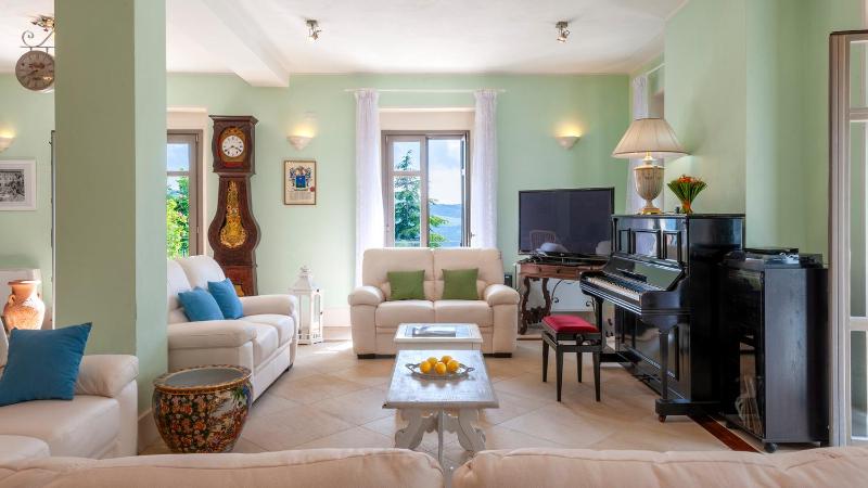 VILLA CAPPELLETTI 16&2, Emma Villas