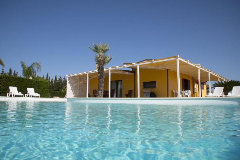 Villa Carrino by MMega