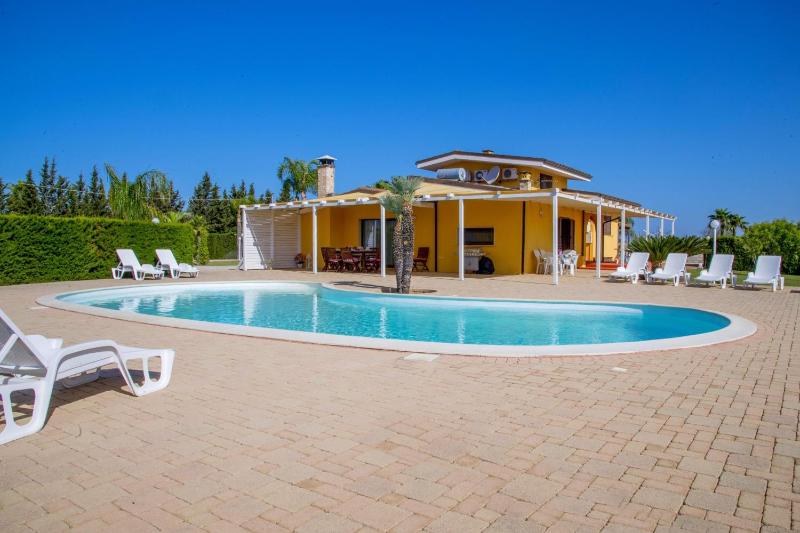 Villa Carrino by MMega