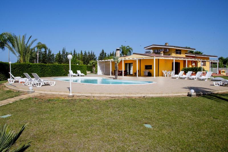 Villa Carrino by MMega