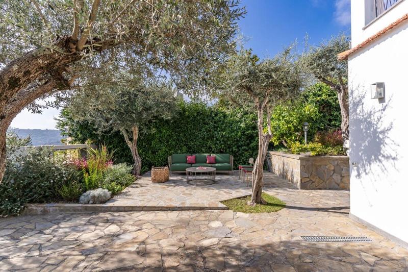 Villa Chez Piè Panoramic Views Pool and Guest Services