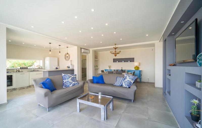 Villa Chicos with Panoramic Private Pool
