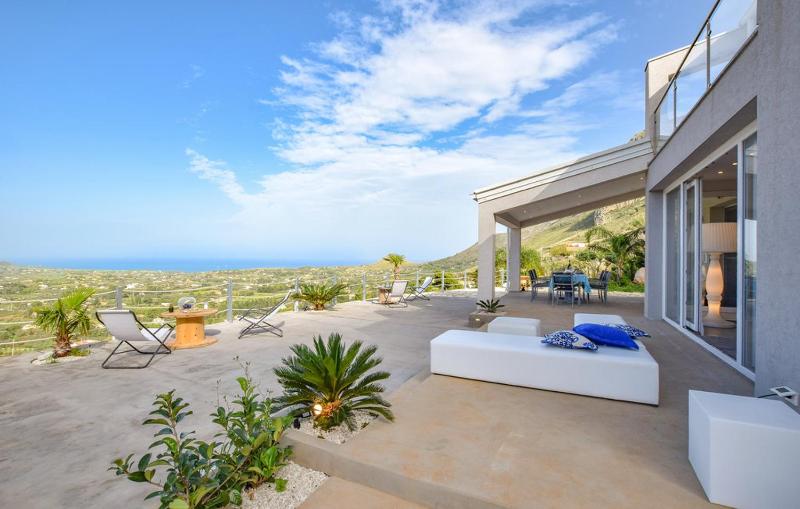 Villa Chicos with Panoramic Private Pool