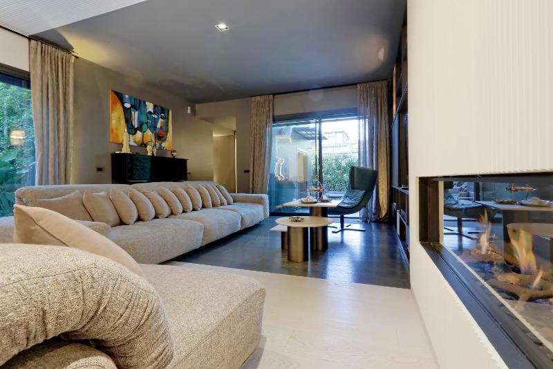 Villa Clivo - Amazing Villa Along the Vatican Walls