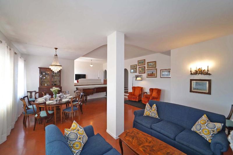 Villa Collina Del Sole 12 Pax by VILLASRETREATS