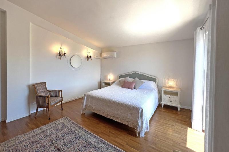 Villa Collina Del Sole 12 Pax by VILLASRETREATS