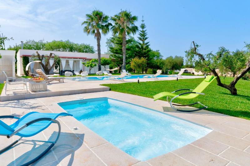 Villa con Piscina e Jacuzzi privata - 3 minuti dal mare