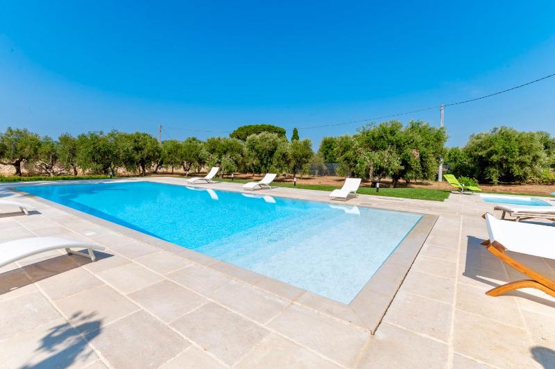 Villa con Piscina e Jacuzzi privata - 3 minuti dal mare
