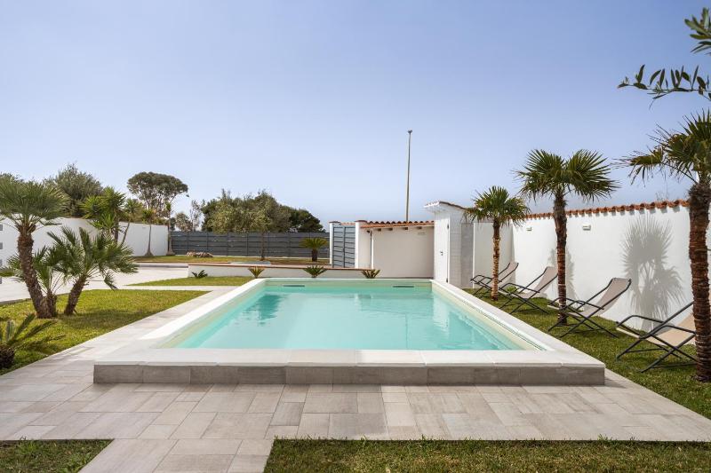 Villa con Piscina sul Mare a Terrasini