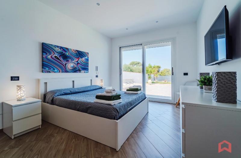Villa con Piscina sul Mare a Terrasini