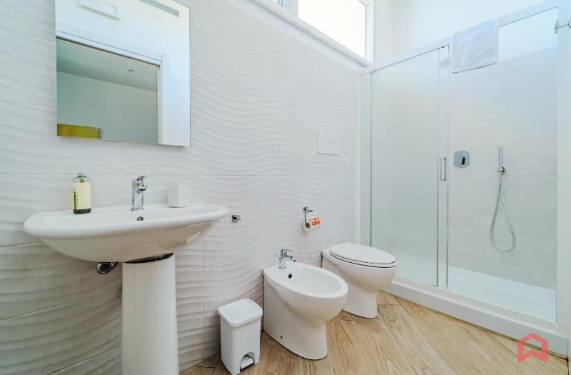 Villa con Piscina sul Mare a Terrasini