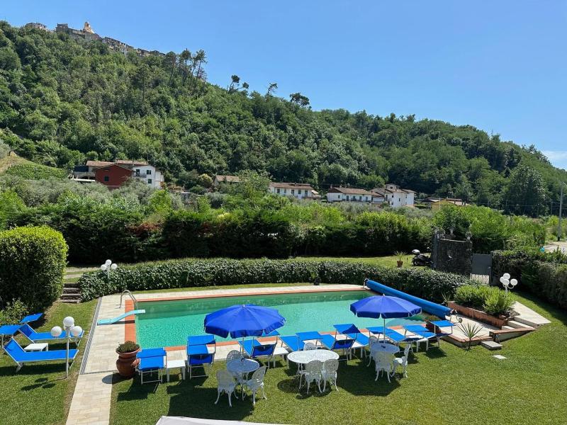 Villa con piscina tra Versilia e Cinque Terre