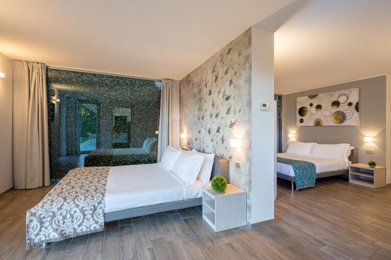 Villa Costanza- private heated pool, steam room & sauna - Bellagio Village Residence