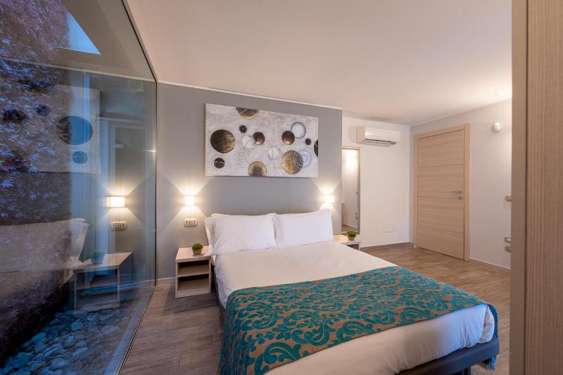 Villa Costanza- private heated pool, steam room & sauna - Bellagio Village Residence