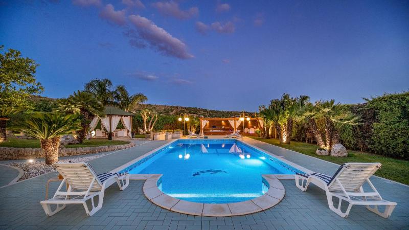 VILLA CUTRERA 8, Emma Villas