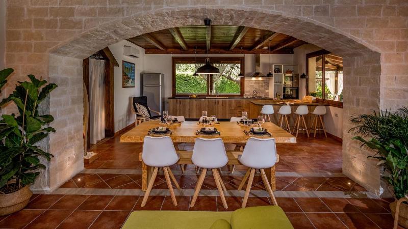 VILLA CUTRERA 8, Emma Villas