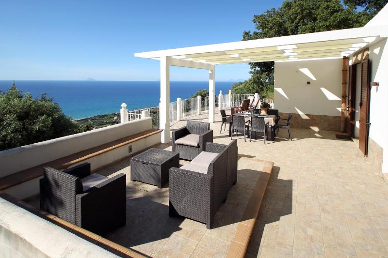 Villa DAMMUSO by Local House - private villa infinity pool & seaview