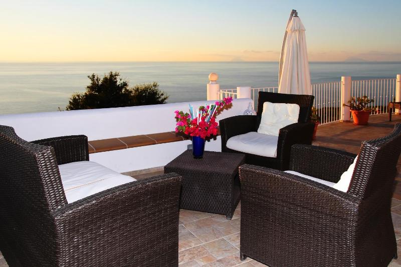 Villa DAMMUSO by Local House - private villa infinity pool & seaview