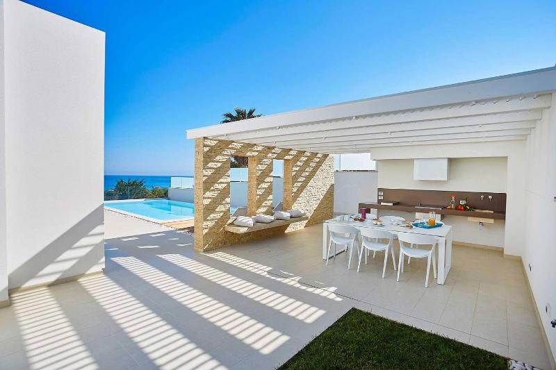 VILLA DARDA con piscina e 3 camere da letto