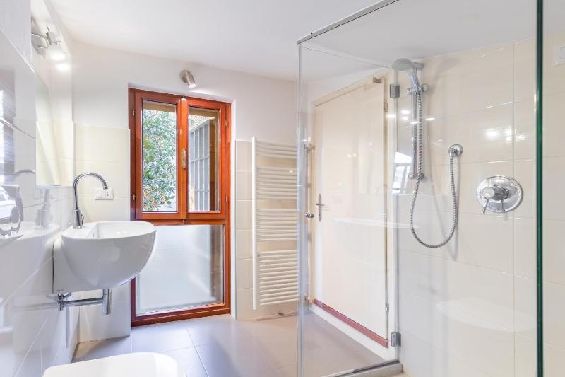 VILLA DEGLI ULIVI 8, Emma Villas