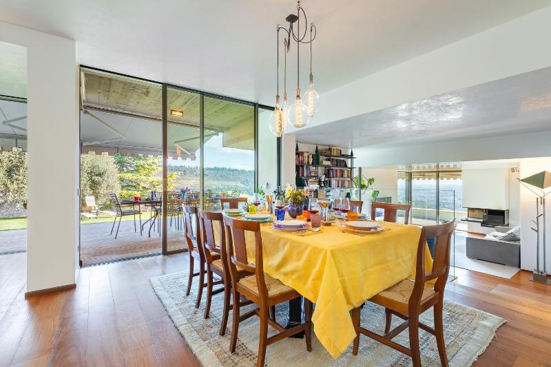 VILLA DEGLI ULIVI 8, Emma Villas