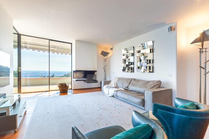 VILLA DEGLI ULIVI 8, Emma Villas