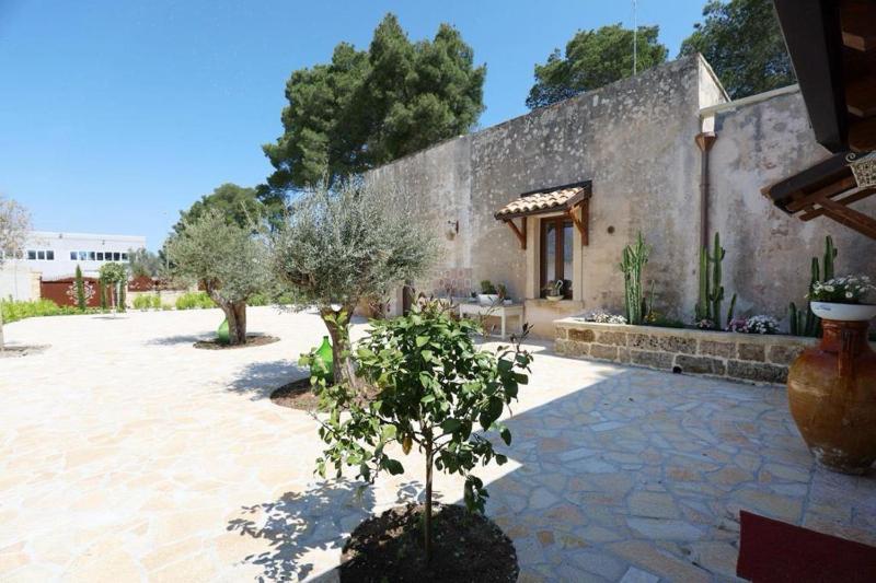 villa dei cento Pini