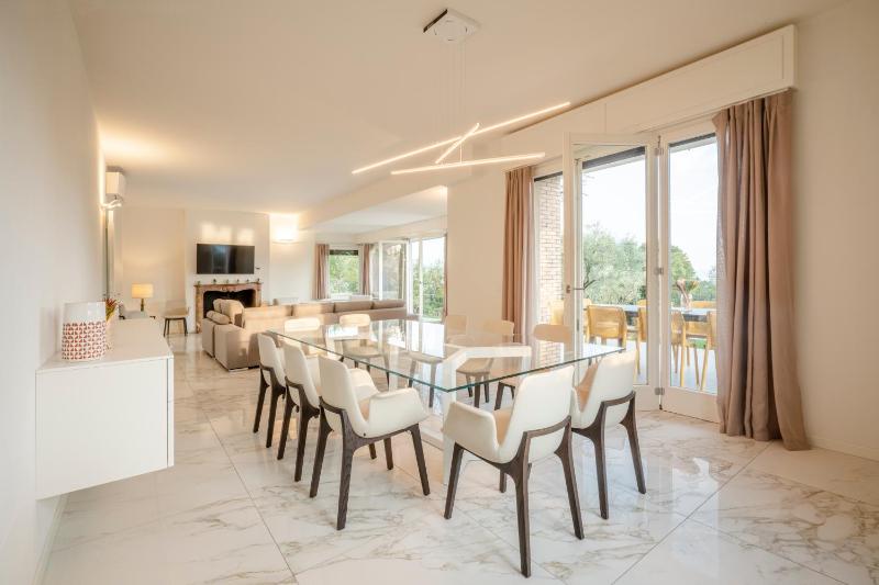 Villa dei Lauri - villa vista lago con piscina