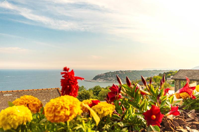 "Villa dei Poeti" private pool and breathtaking sea view