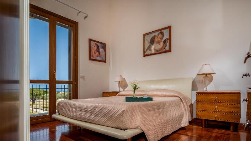 Villa delle Sirene 6, Emma Villas