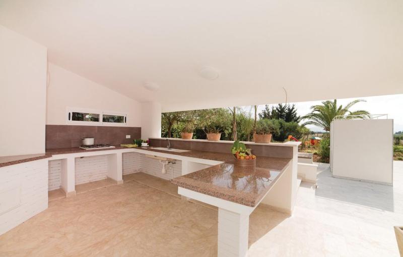 Villa delle Sterlizie con piscina e jacuzzi by Le Dhome Sicily