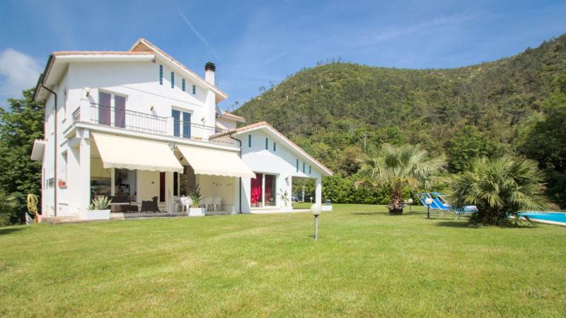VILLA DIADEMA