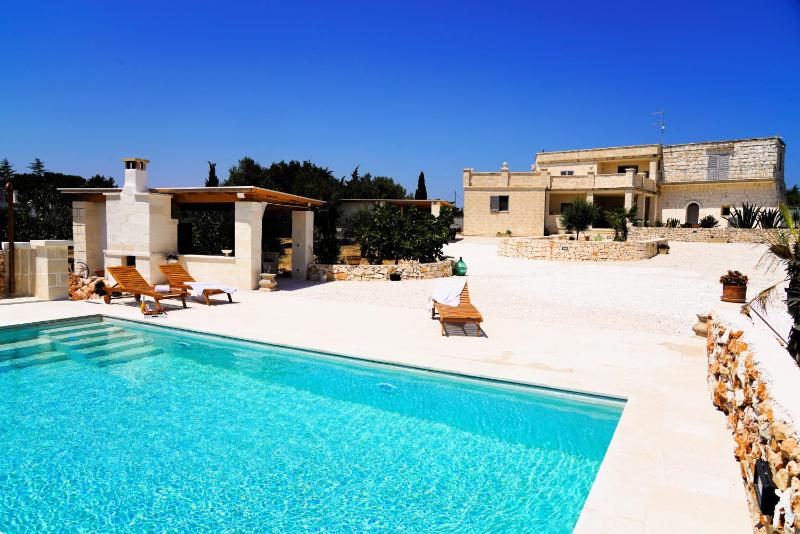 Villa D'Oliviers PRESTIGIOSA VILLA con PISCINA ad OSTUNI