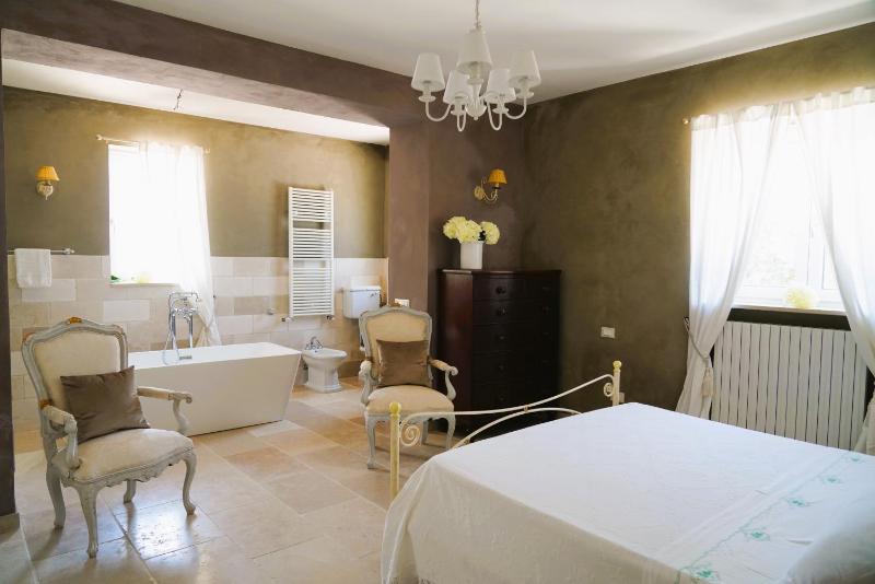 Villa D'Oliviers PRESTIGIOSA VILLA con PISCINA ad OSTUNI